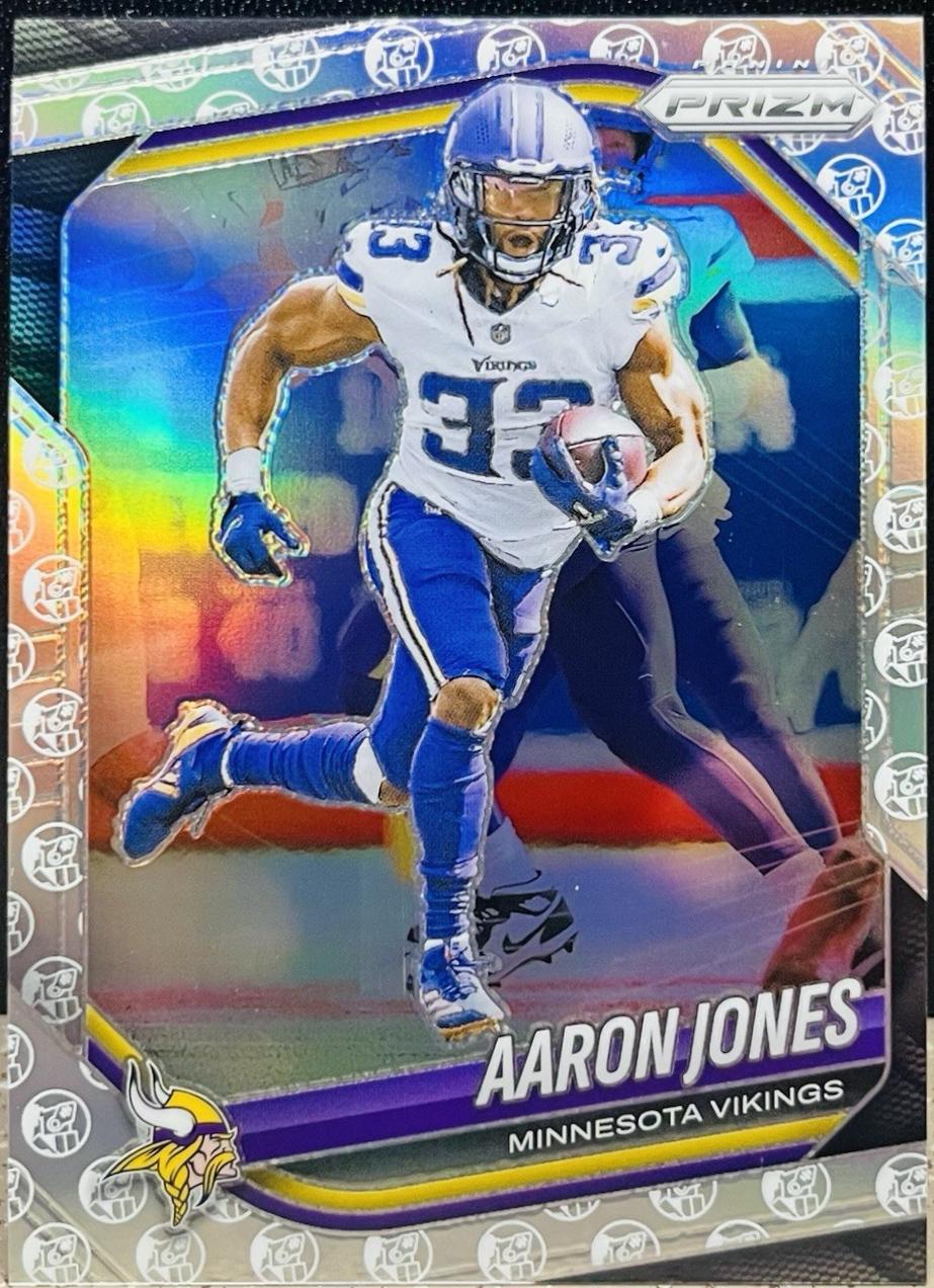 Aaron Jones [White Knight] #7
