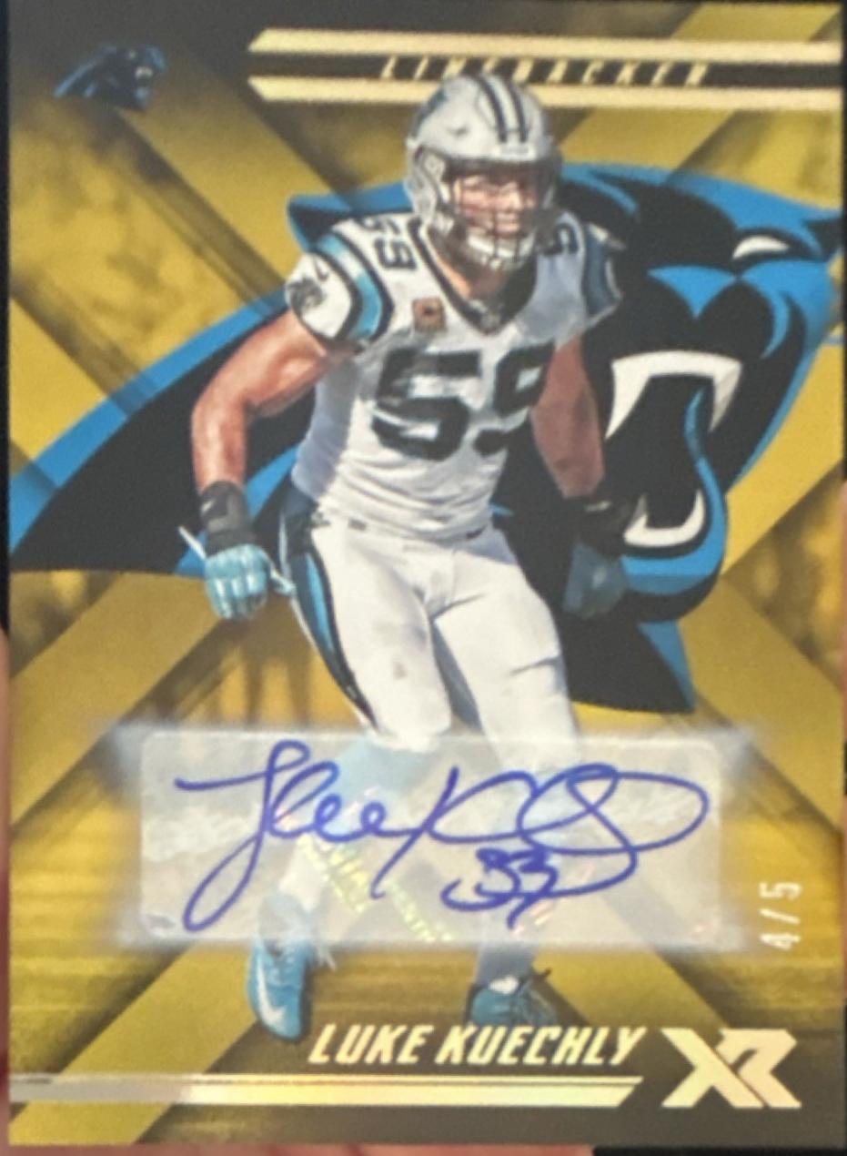 Luke Kuechly [Autograph Gold] #79
