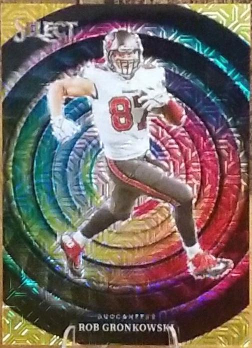 Rob Gronkowski [Gold Prizm] #16