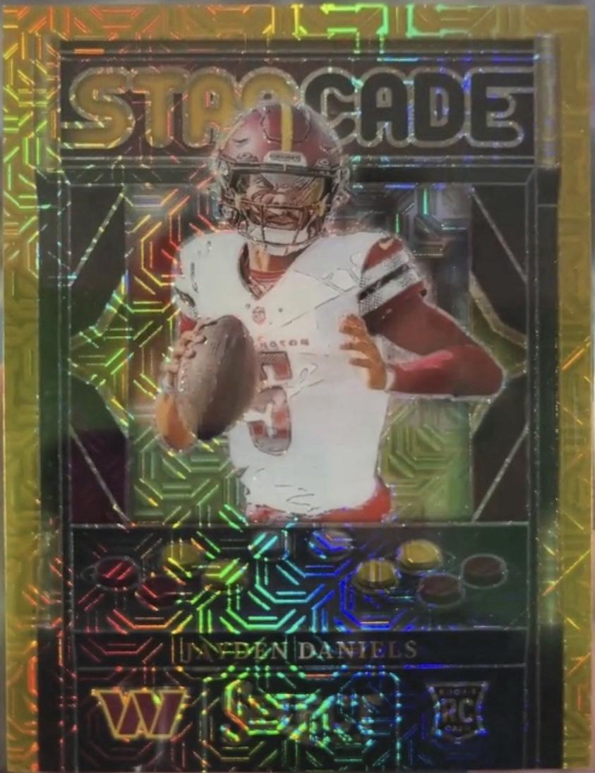 Jayden Daniels [Gold Prizm] #12