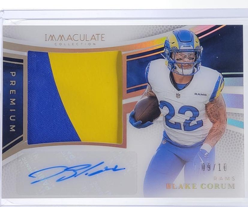 Blake Corum [Gold] #32