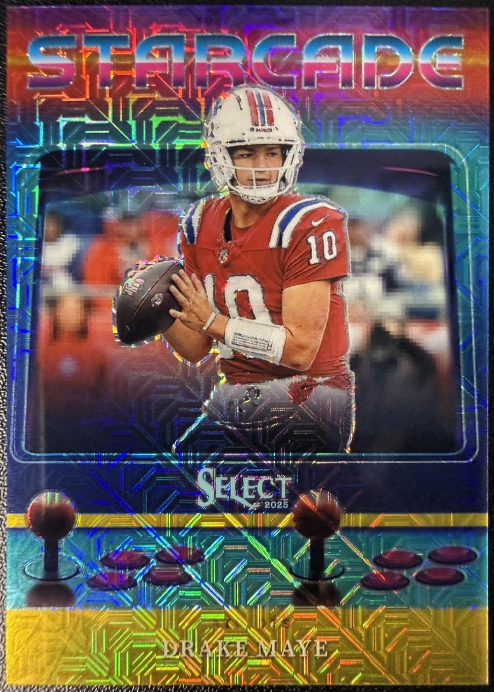 Drake Maye [Gold Prizm] #8