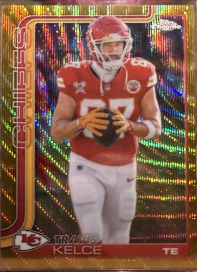 Travis Kelce [Gold Wave Refractor] #150