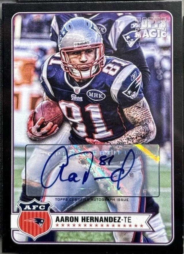 Aaron Hernandez [Autograph Black Border] #147