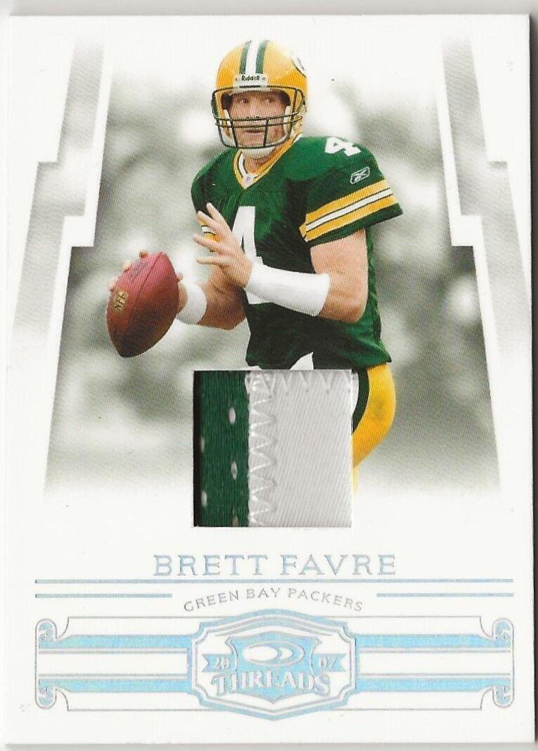 Brett Favre [Platinum Holofoil] #17