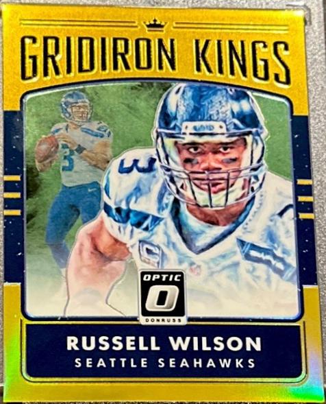 Russell Wilson [Gold] #16