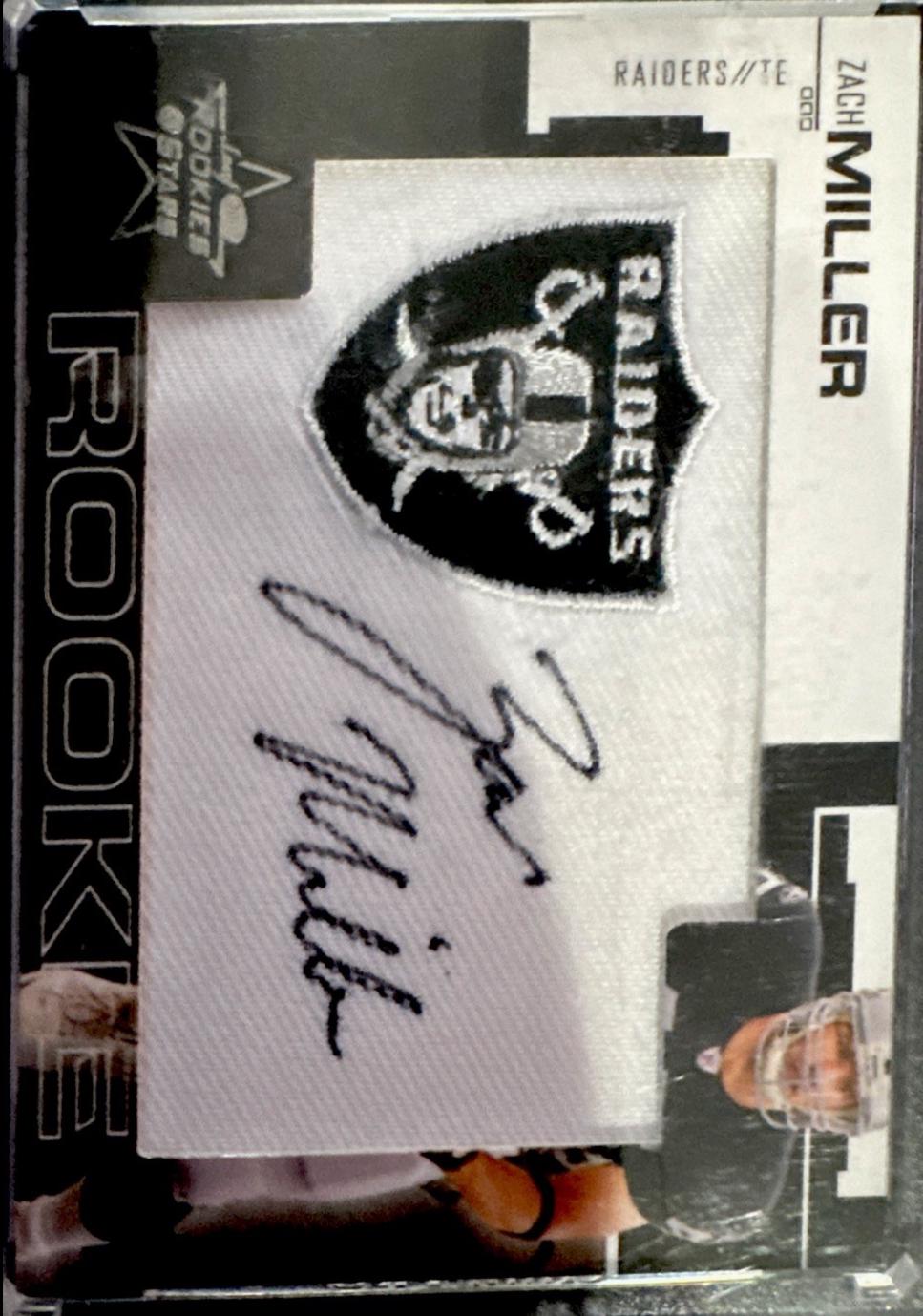 Zach Miller [Autograph Emerald] #252