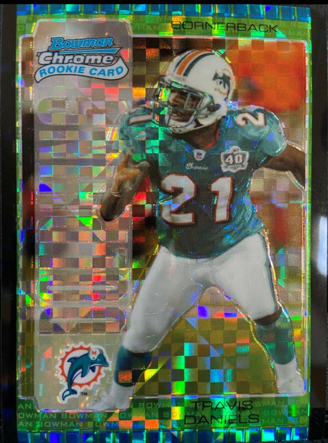 Travis Daniels [Green Refractor] #165