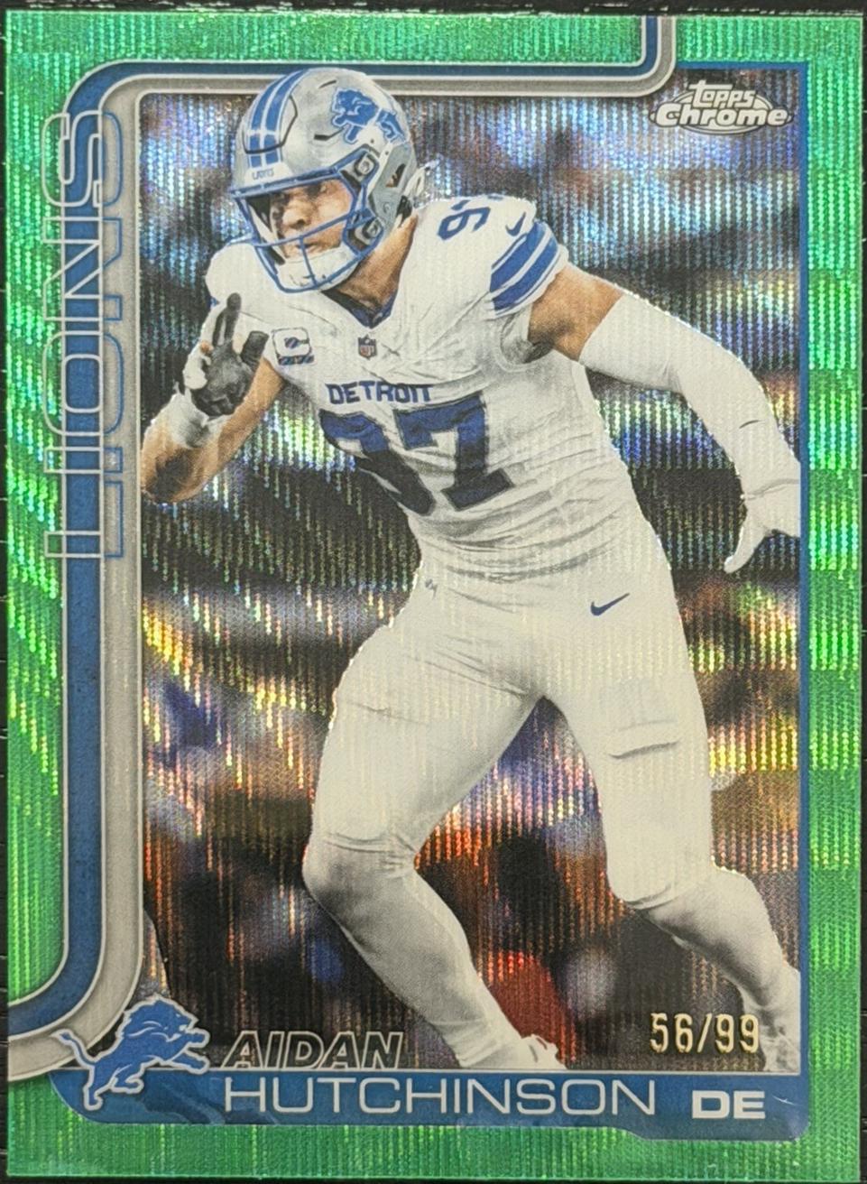 Aidan Hutchinson [Green Wave Refractor] #104
