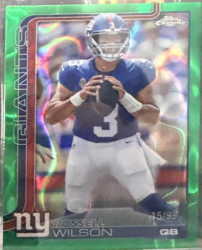Russell Wilson [Green Refractor] #229