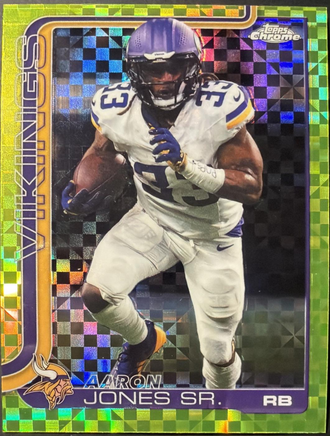 Aaron Jones Sr. [X-Fractor Green] #201