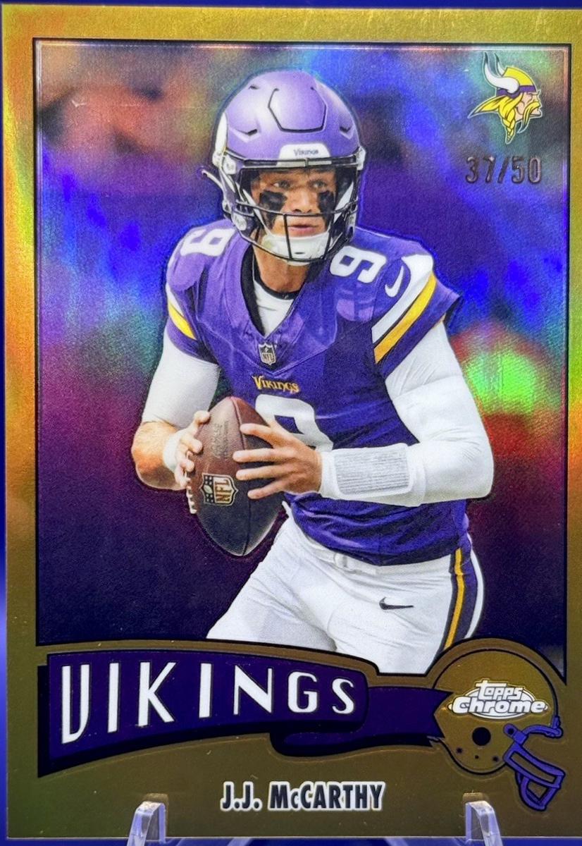 J.J. McCarthy [Gold Refractor] #1975-22