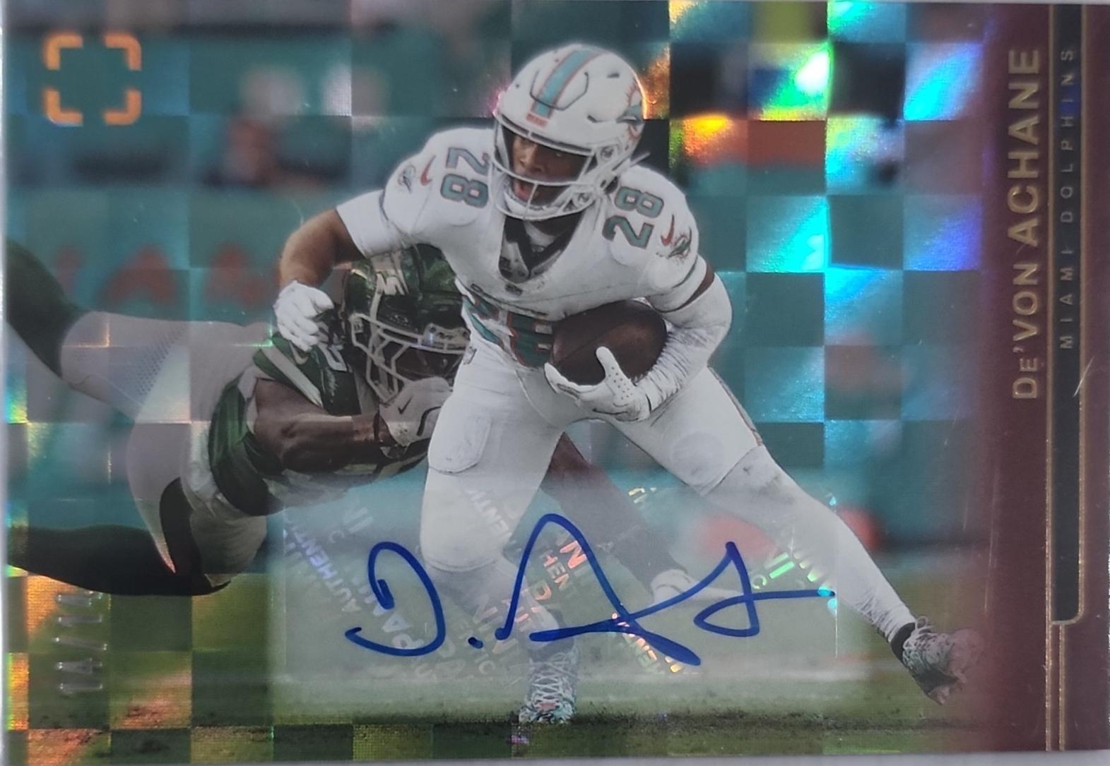 De'Von Achane [Maroon Autograph] #102