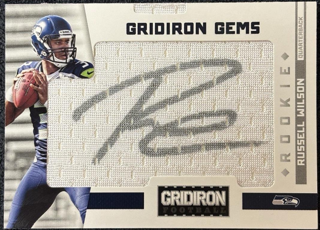 Russell Wilson [Jersey Combo Autograph] #320