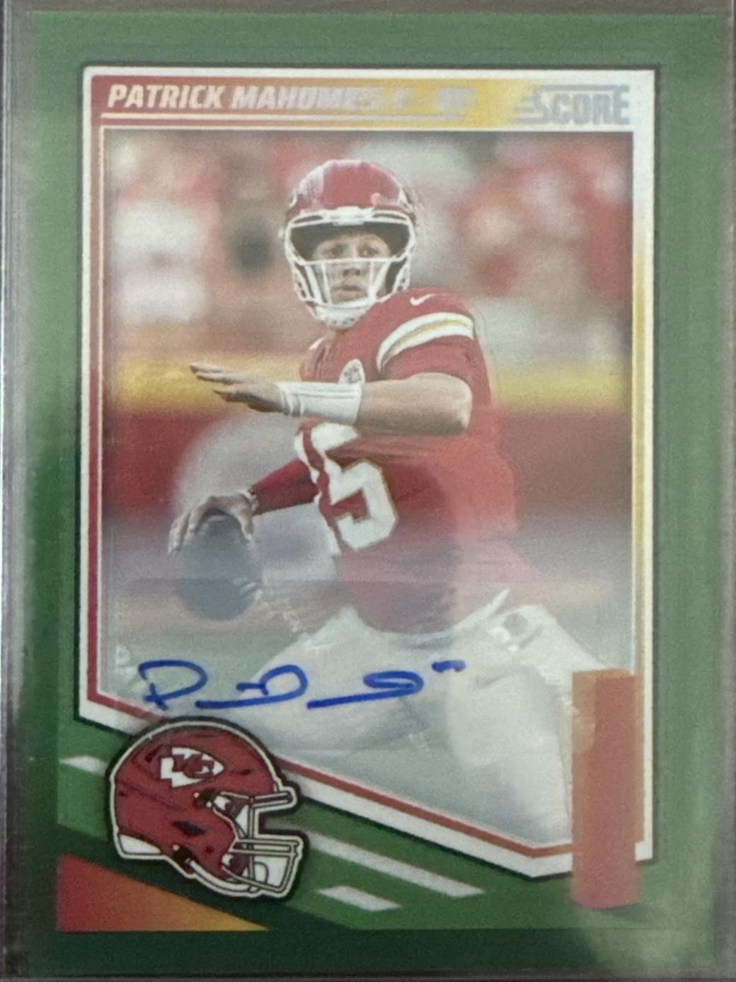 Patrick Mahomes II [Green Signature] #100