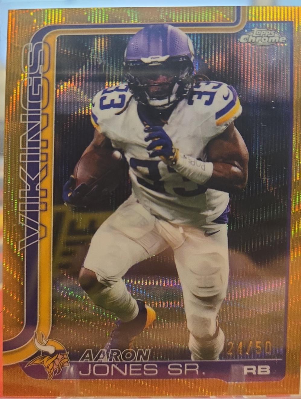 Aaron Jones Sr. [Gold Wave Refractor] #201