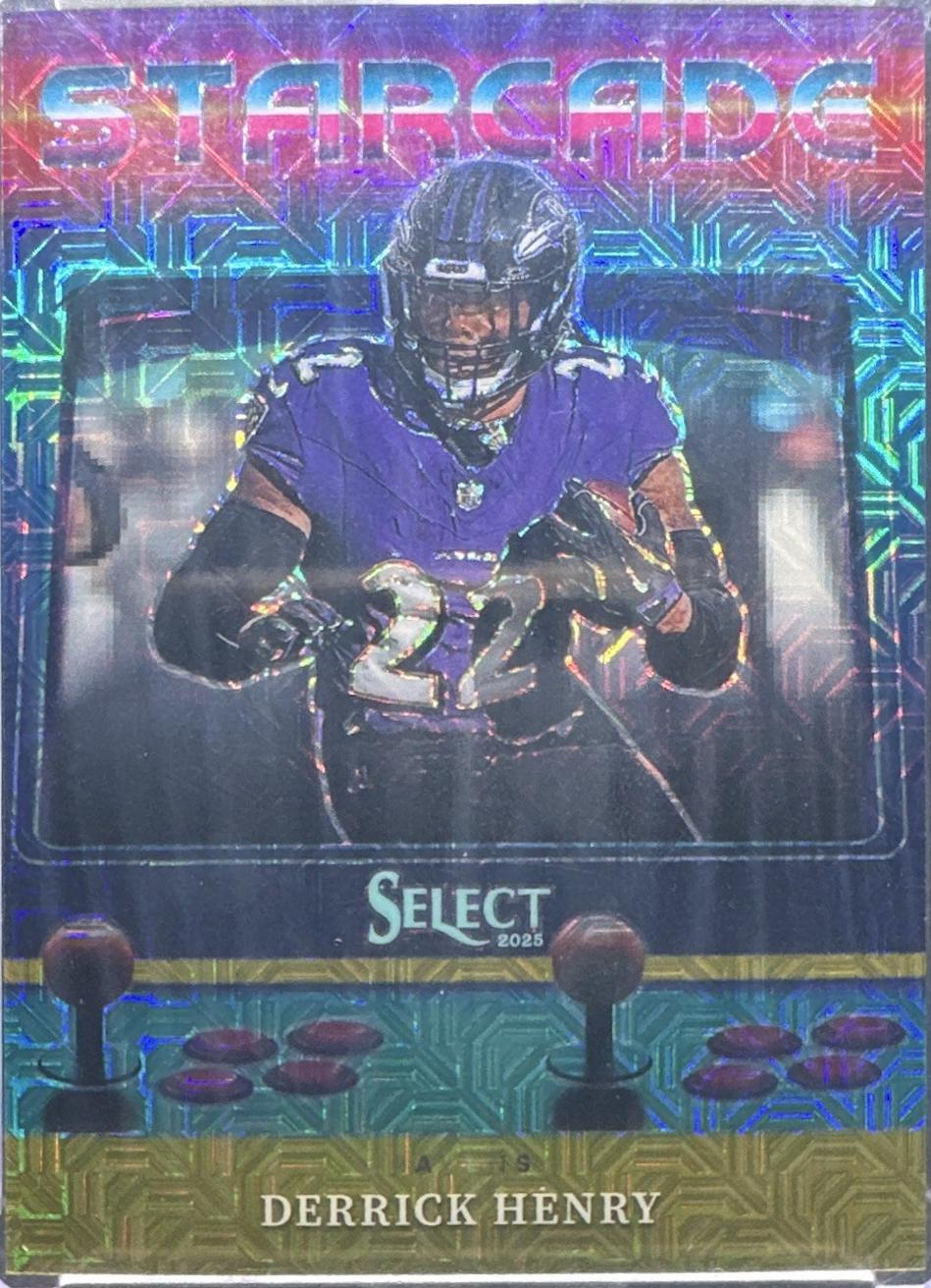 Derrick Henry [Gold Prizm] #11