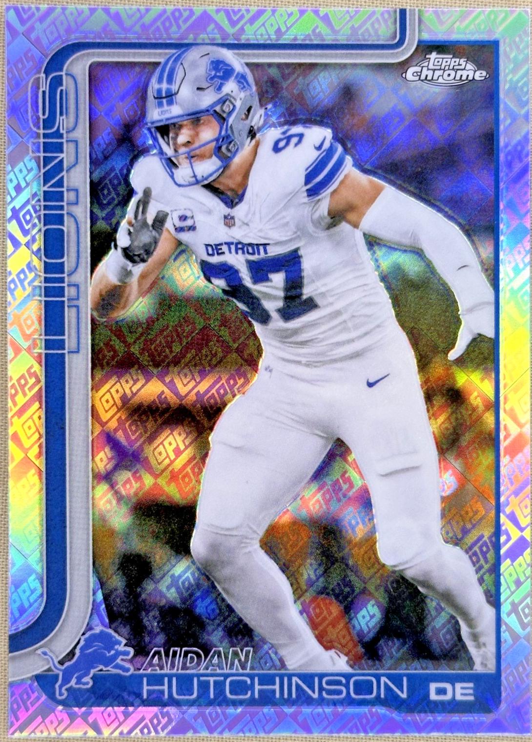 Aidan Hutchinson [Topps Refractor] #104