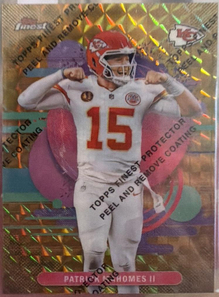 Patrick Mahomes II [Gold Refractor] #136