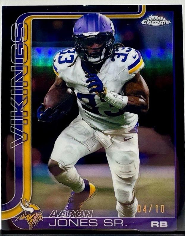 Aaron Jones Sr. [Black Refractor] #201