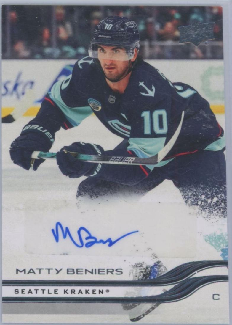 Matty Beniers [Snow Spray Auto Variation] #145