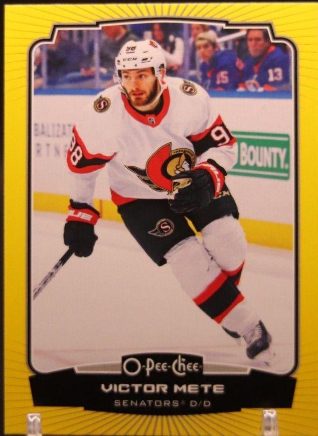 Victor Mete [Yellow Border] #351