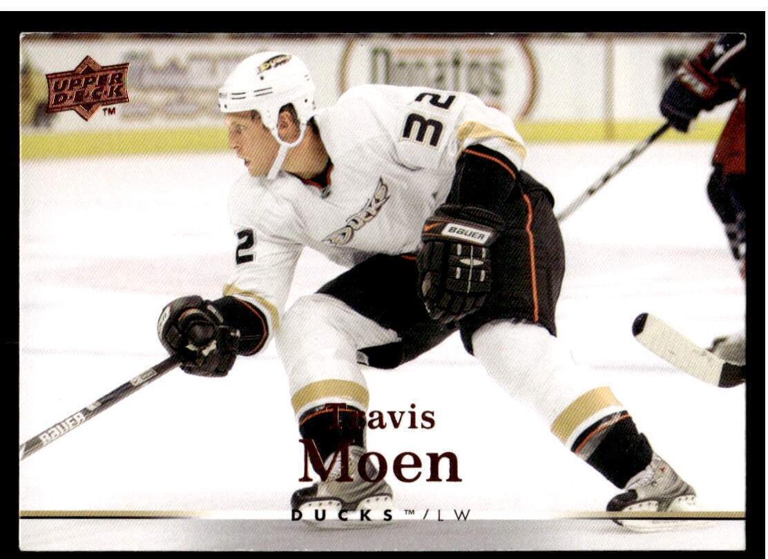 Travis Moen #323