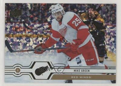 Mike Green [Speckled Rainbow Foil] #32
