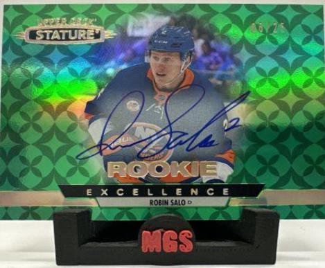 Robin Salo [Autograph Green] #RE-42