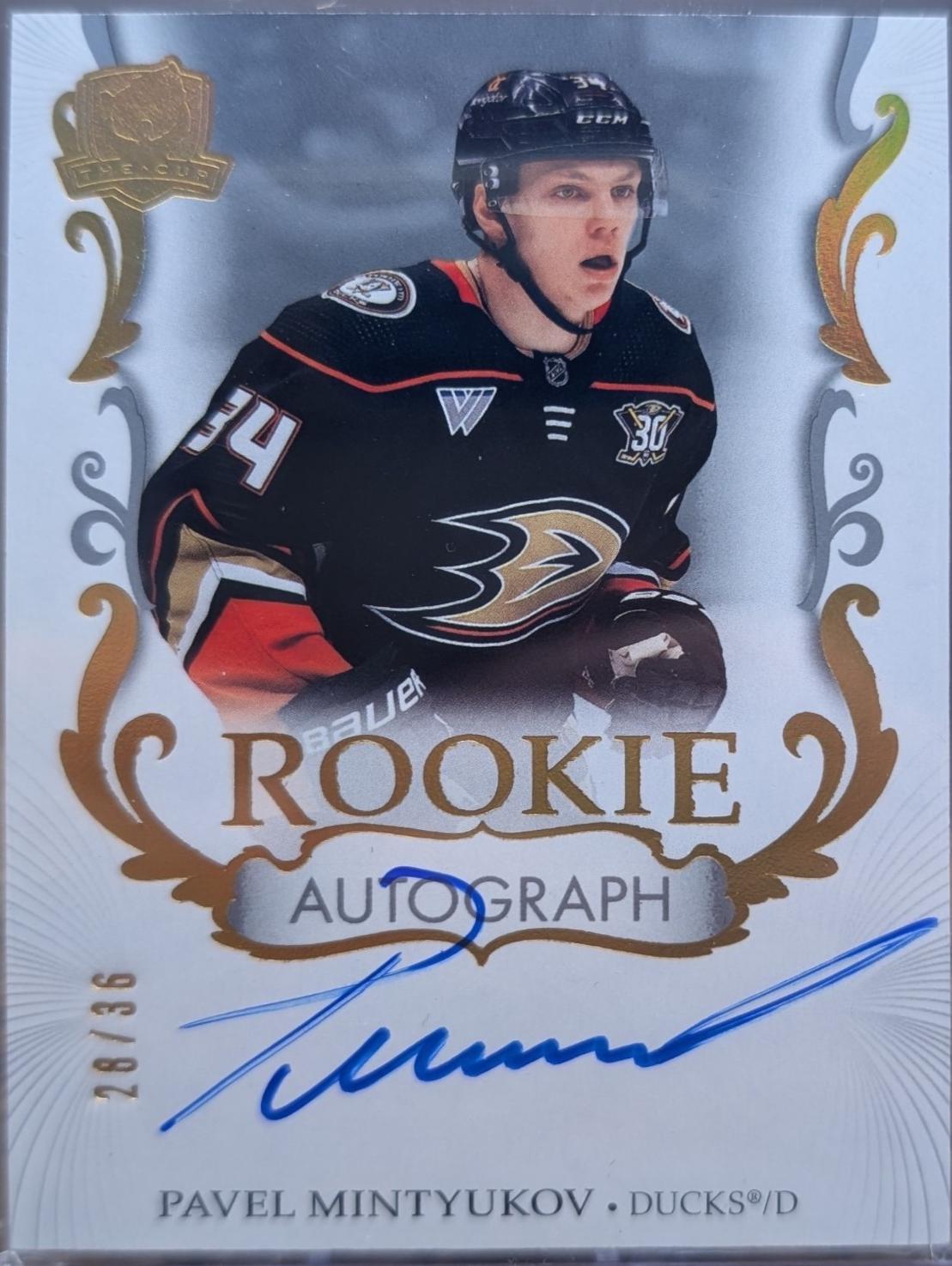 Pavel Mintyukov [Gold Spectrum Foil] #176