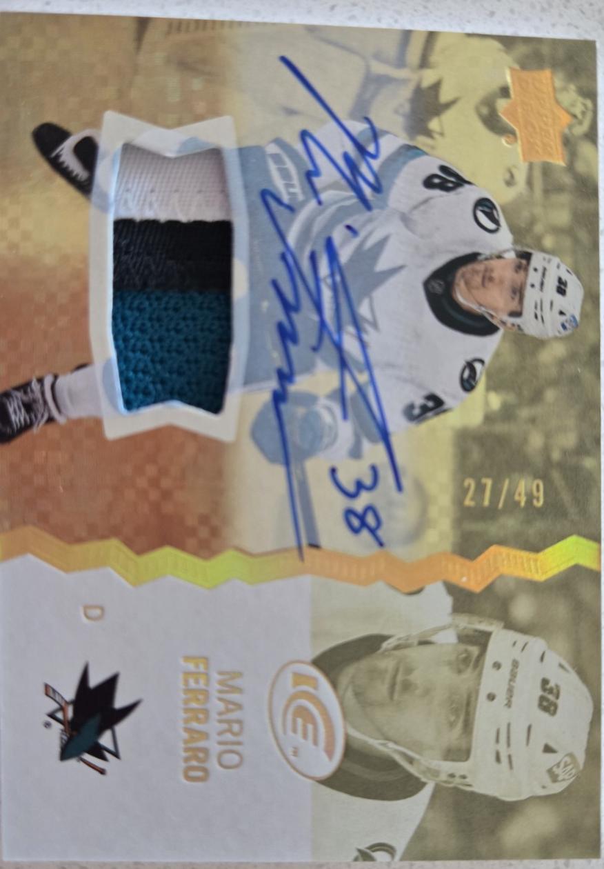 Jared McCann [Gold Patch Auto] #17