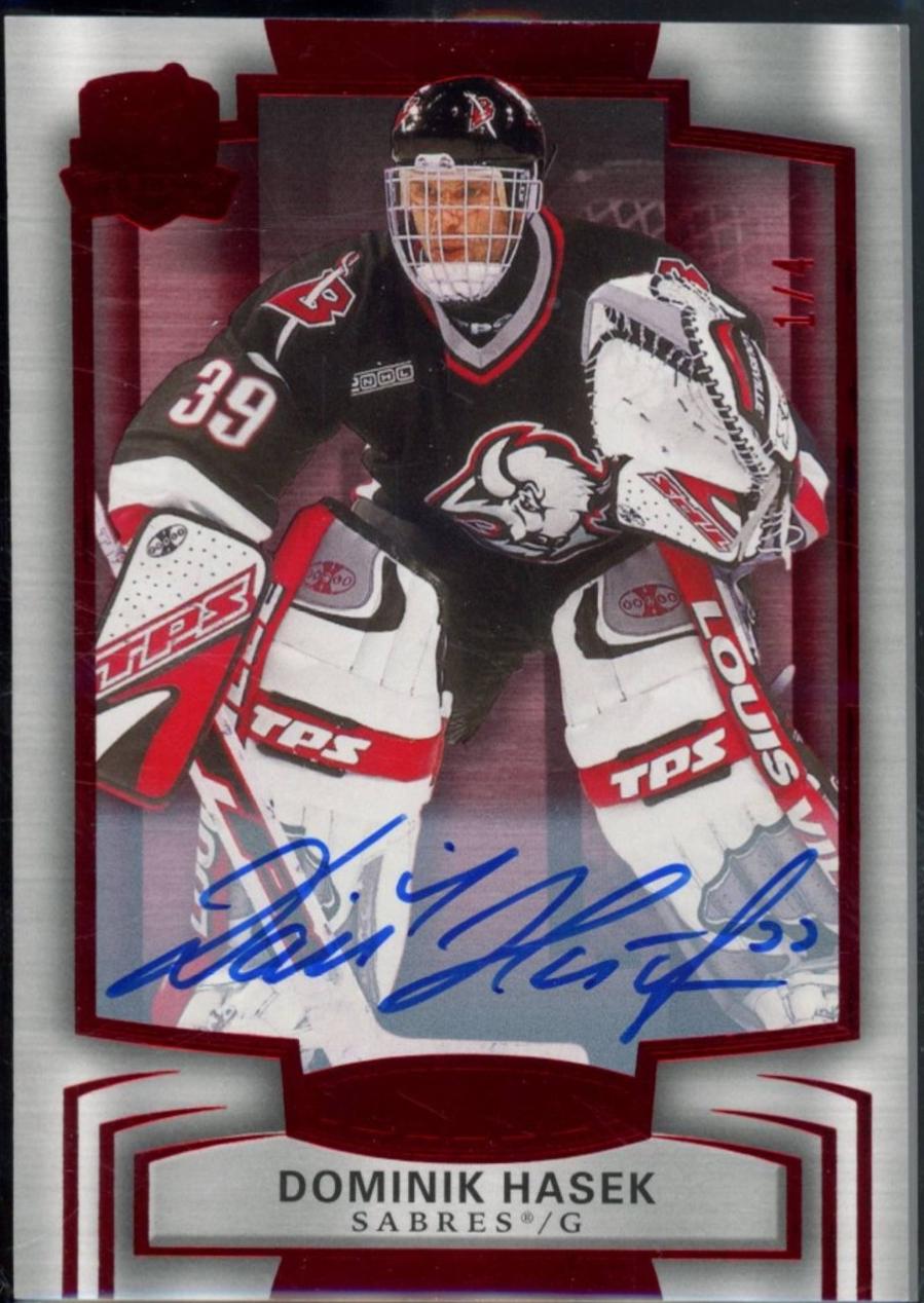 Dominik Hasek [Red Gold Foil Autograph] #39