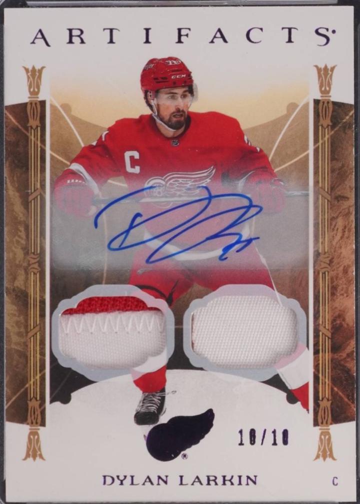 Dylan Larkin [Material Autograph Purple] #110