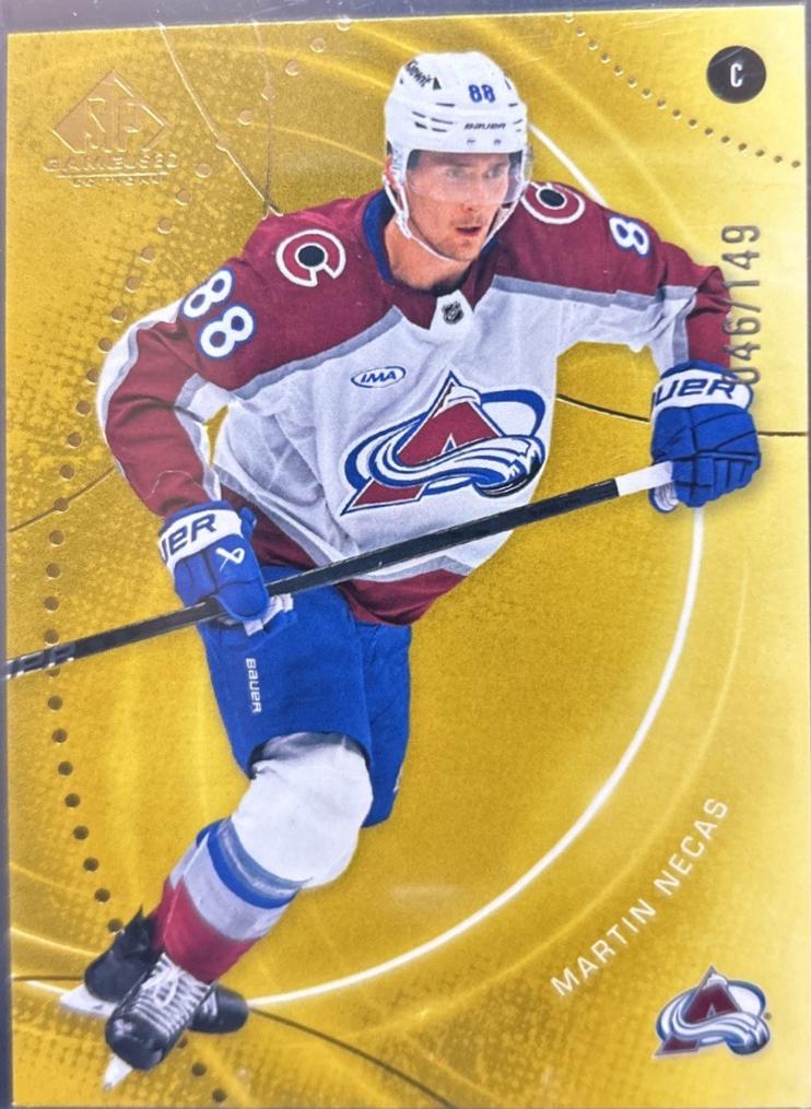 Martin Necas [Gold] #15