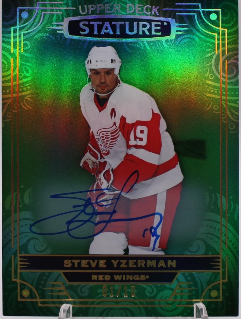 Steve Yzerman [Photo Variant Green Autograph] #7