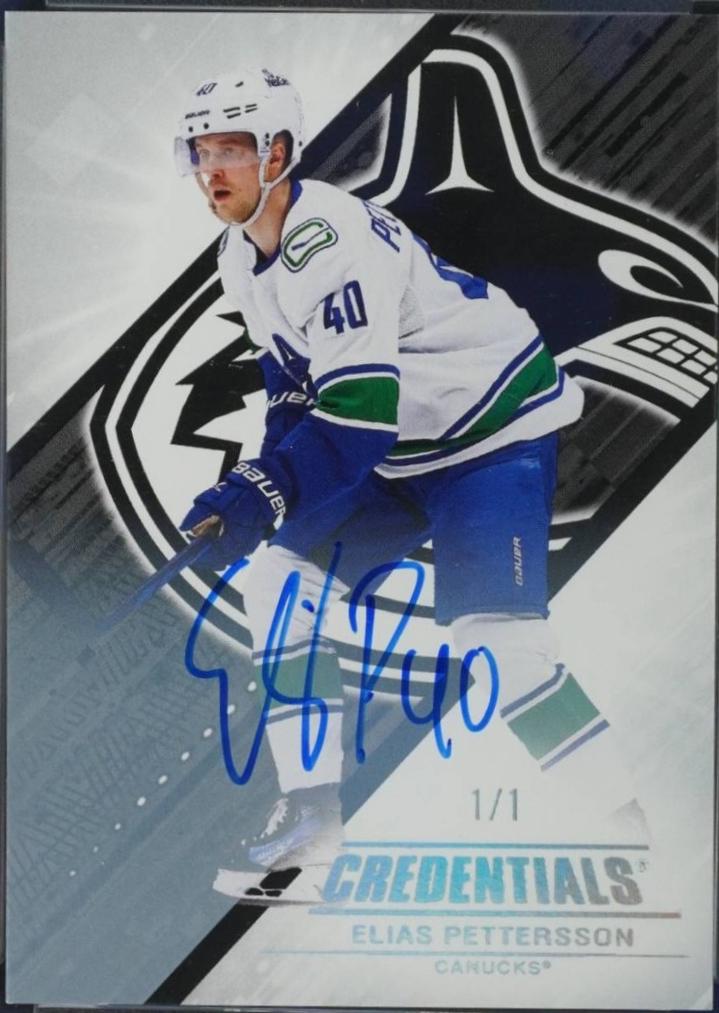 Elias Pettersson [Black Autograph] #15