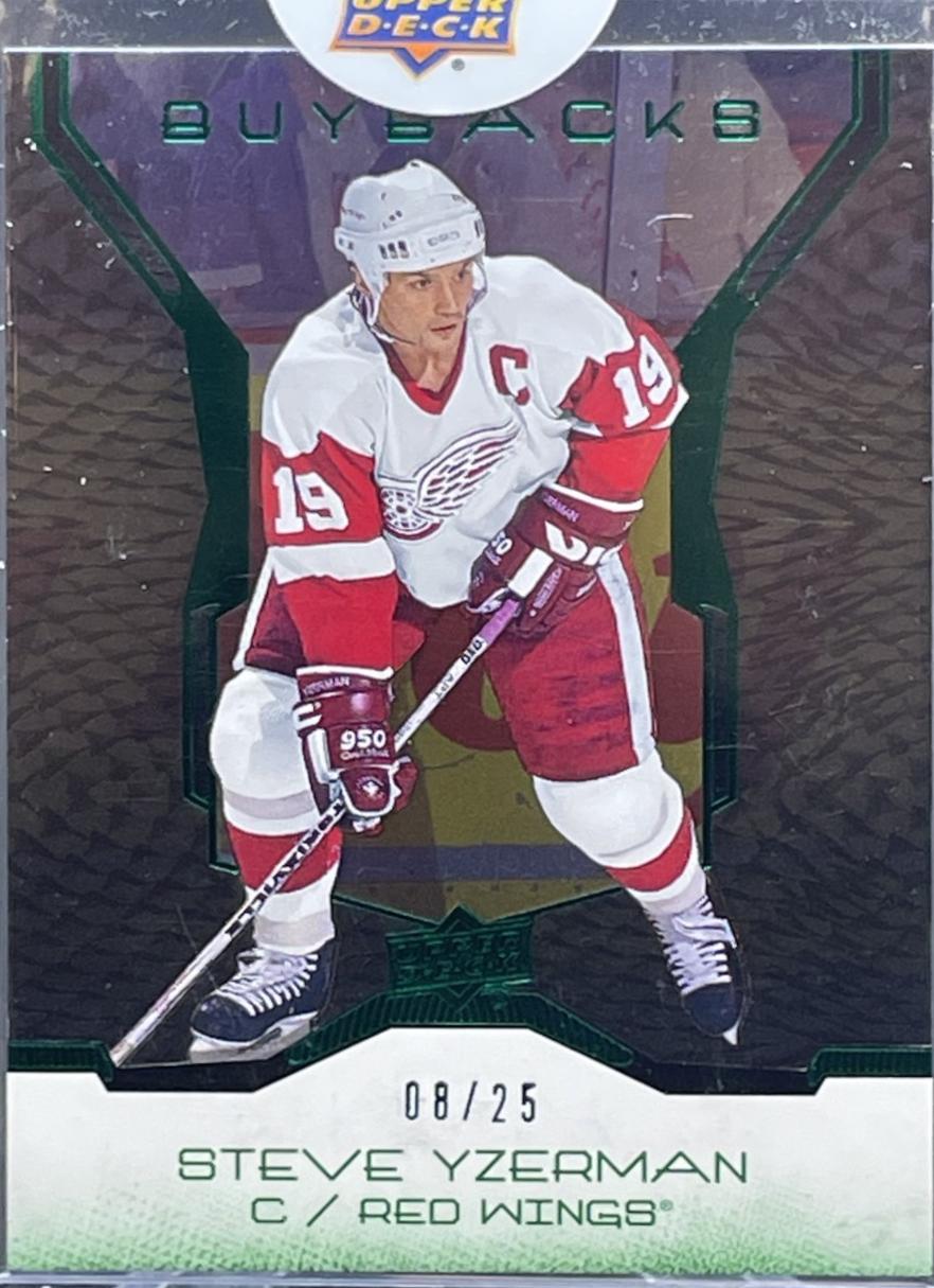 Steve Yzerman [Emerald] #36