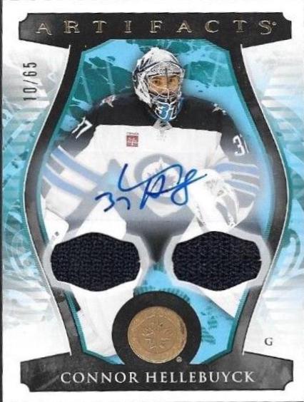 Connor Hellebuyck [Autograph Material Gold] #154