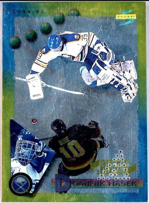 Dominik Hasek [Gold Line Punched] #78