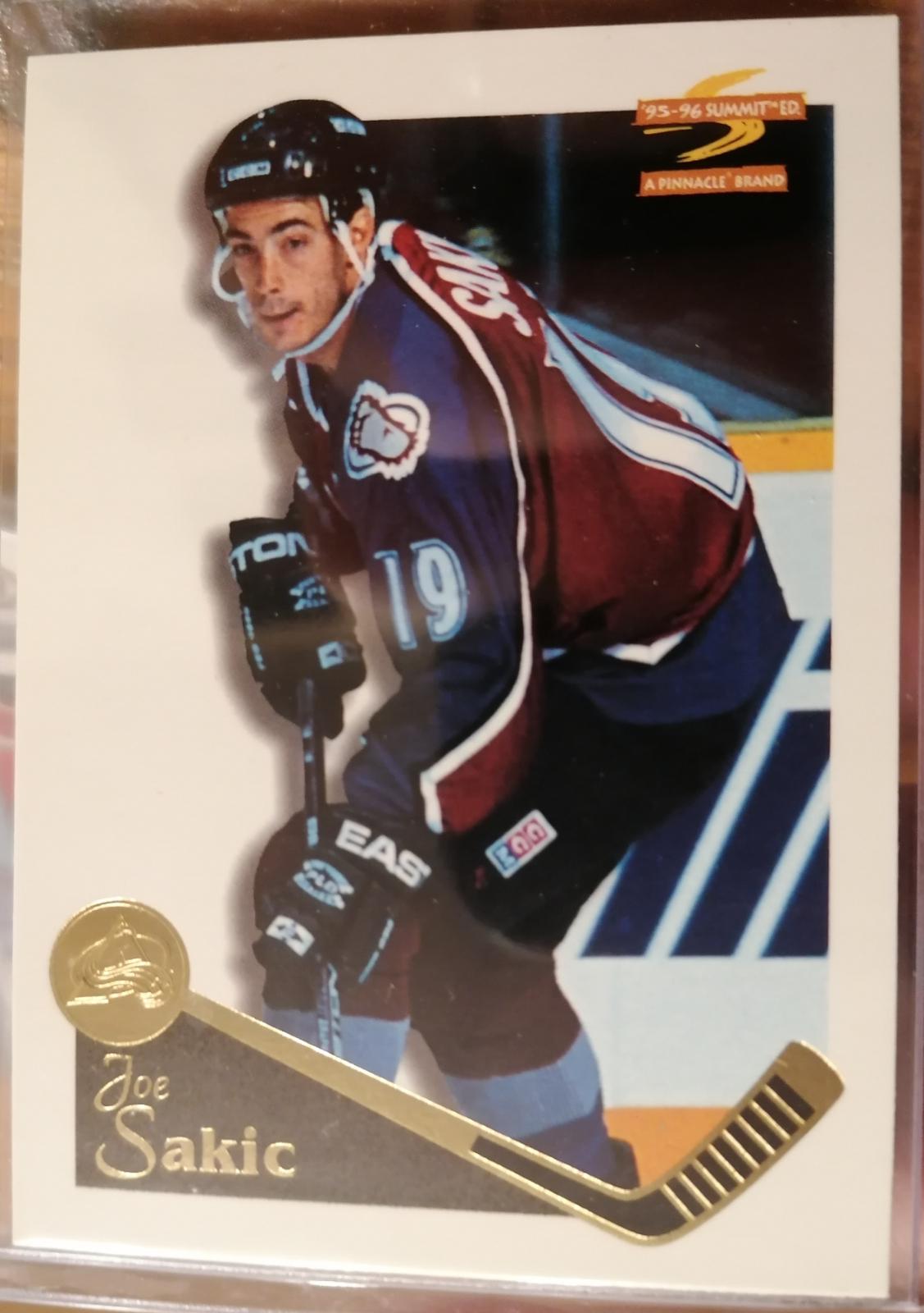 Joe Sakic #61