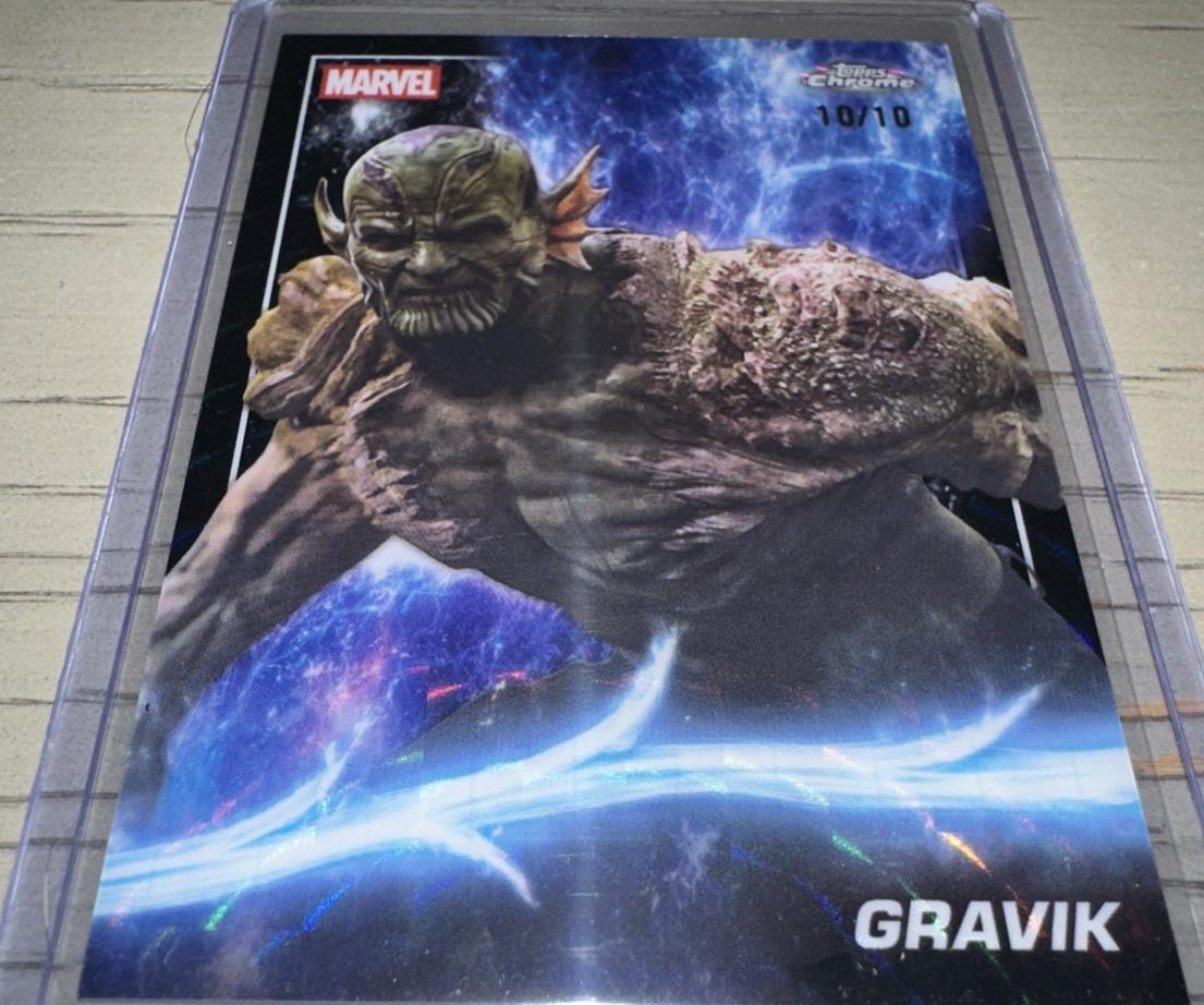 Gravik [Black Geometric Refractor] #153