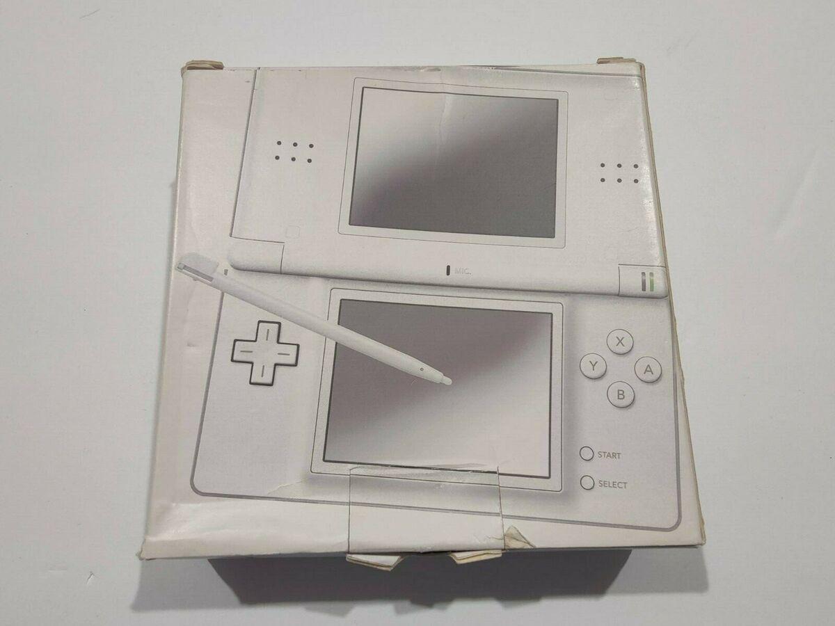 Crystal White Nintendo DS Lite