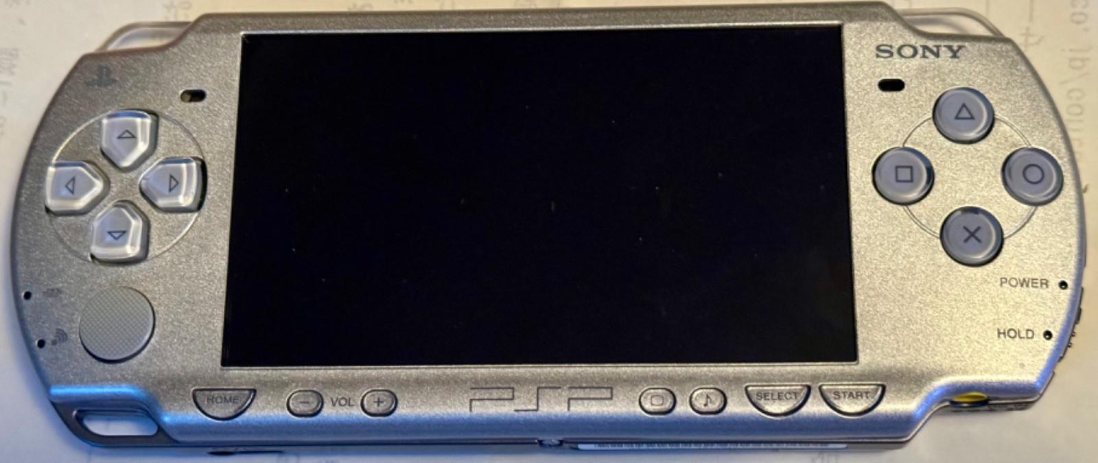PSP 2000 Ice Silver
