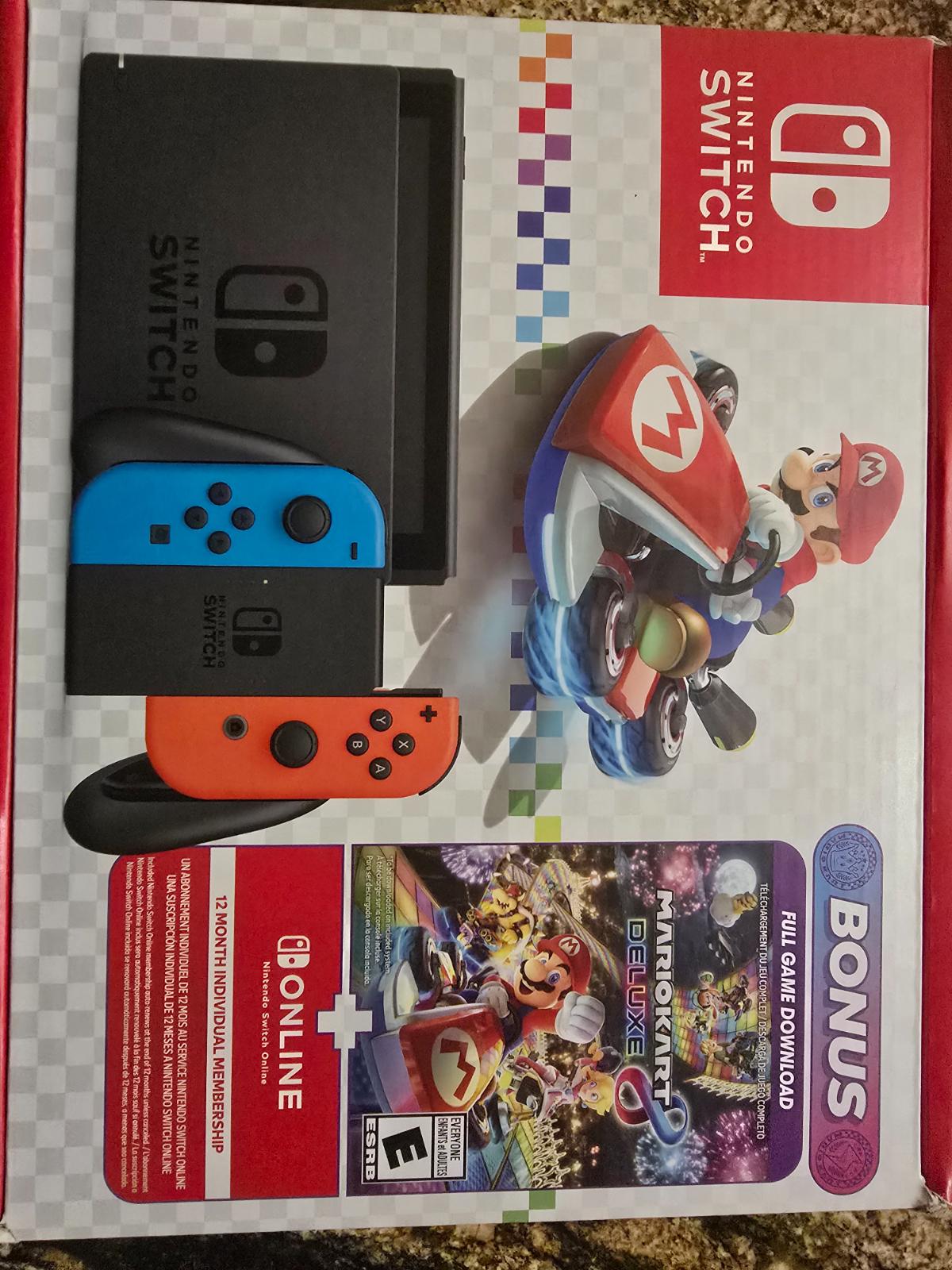 Nintendo Switch [Mario Kart 8 + 12-Month Nintendo Switch Online]
