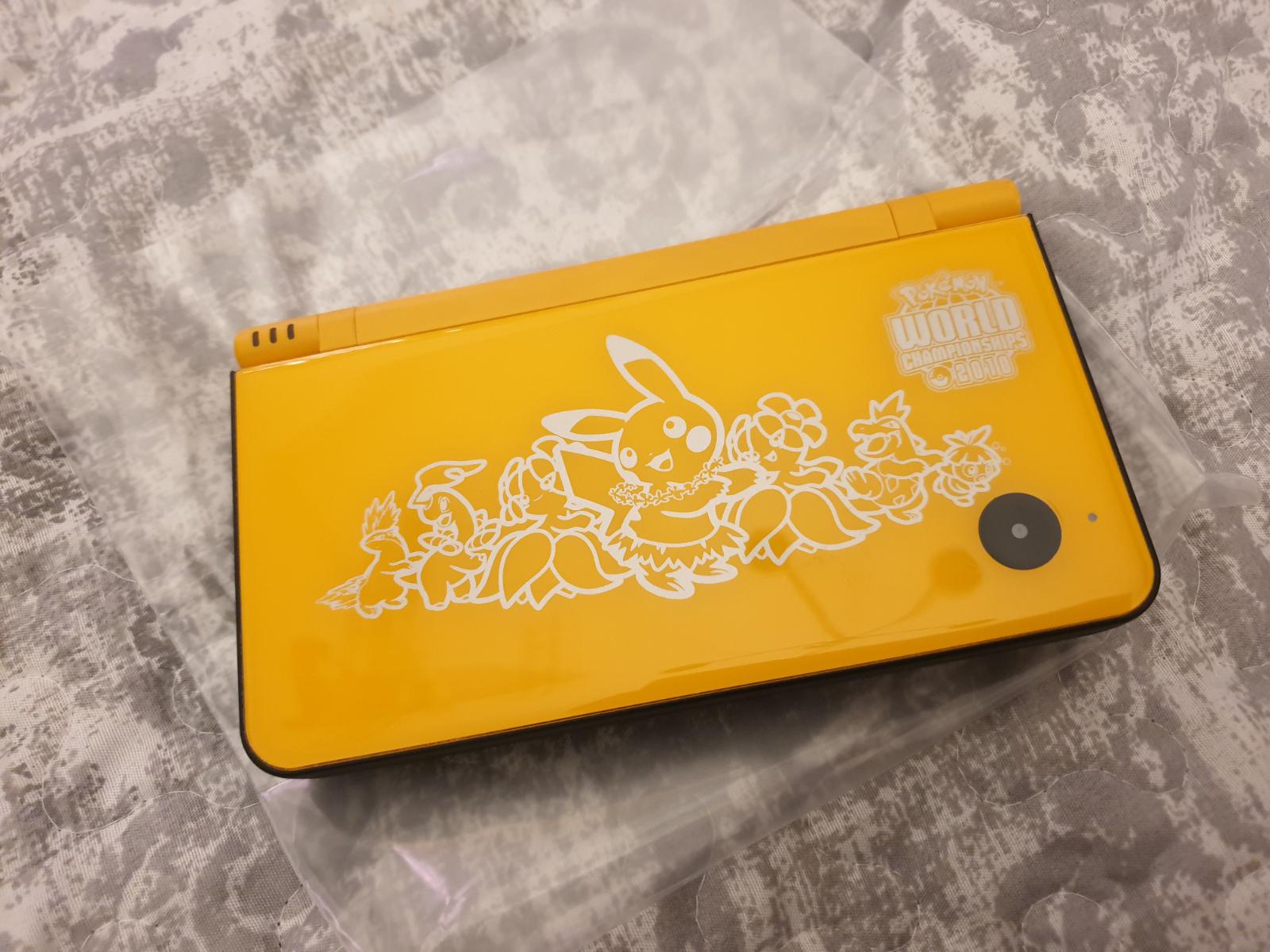 Nintendo DSi XL Pokemon World Championship 2010
