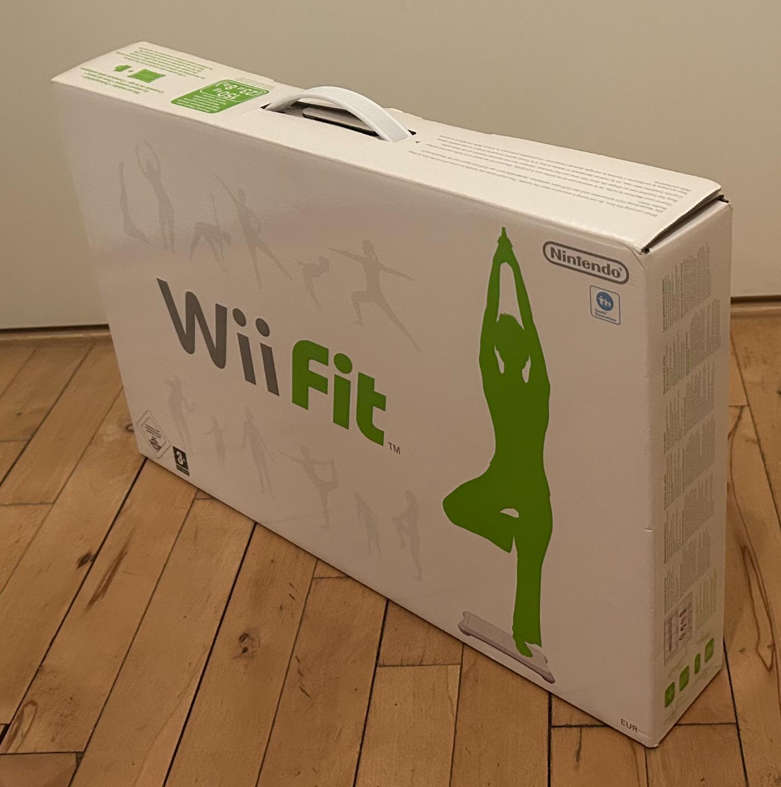 Wii Fit [Balance Board Bundle]