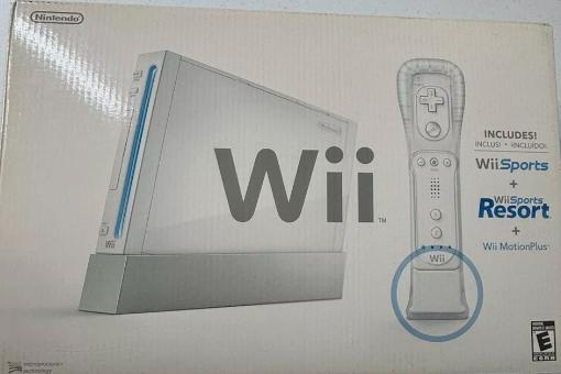 Wii Console White: Wii Sports + Wii Sports Resort + Wii Motion Plus
