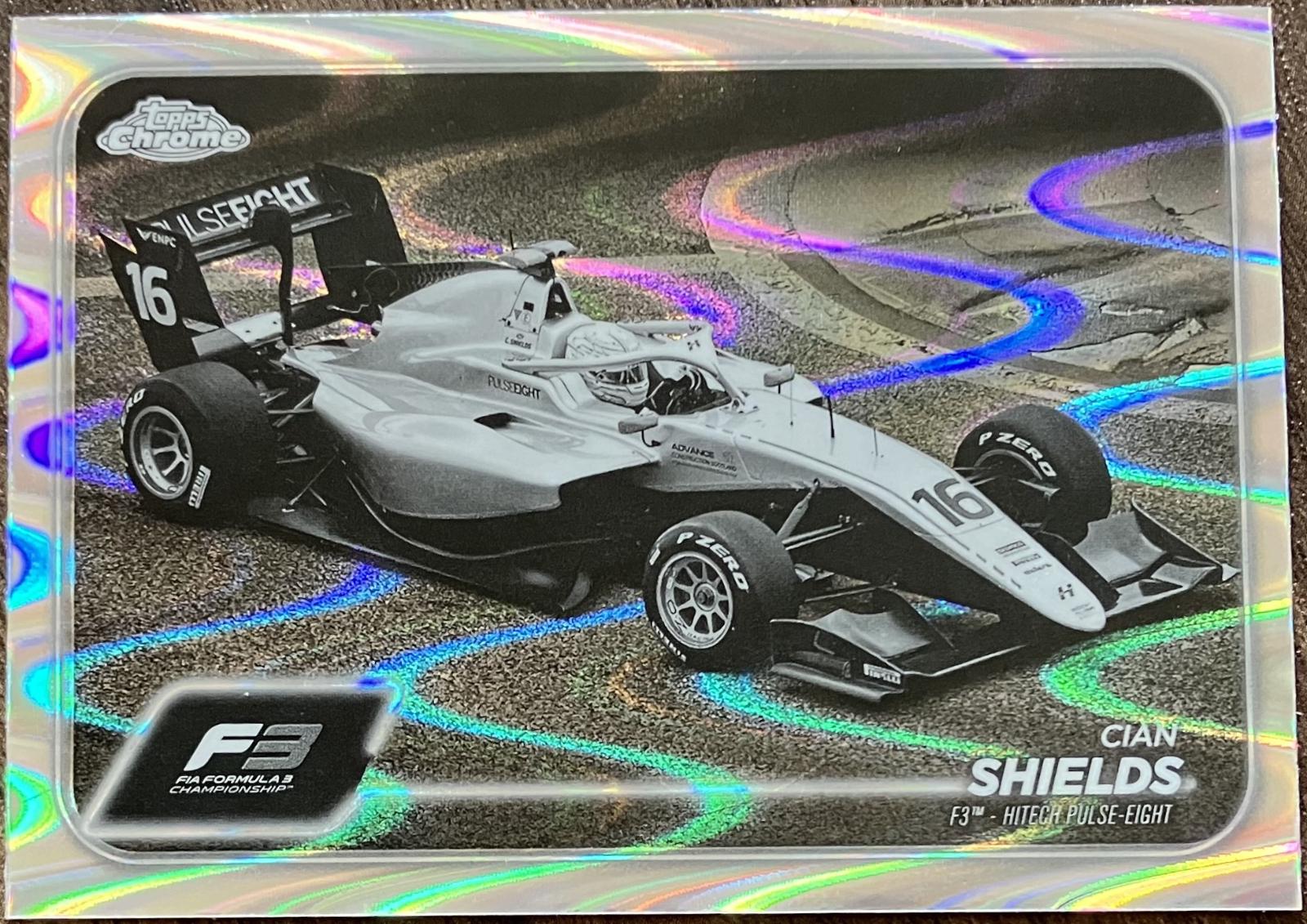 Cian Shields [Black White RayWave Refractor] #129