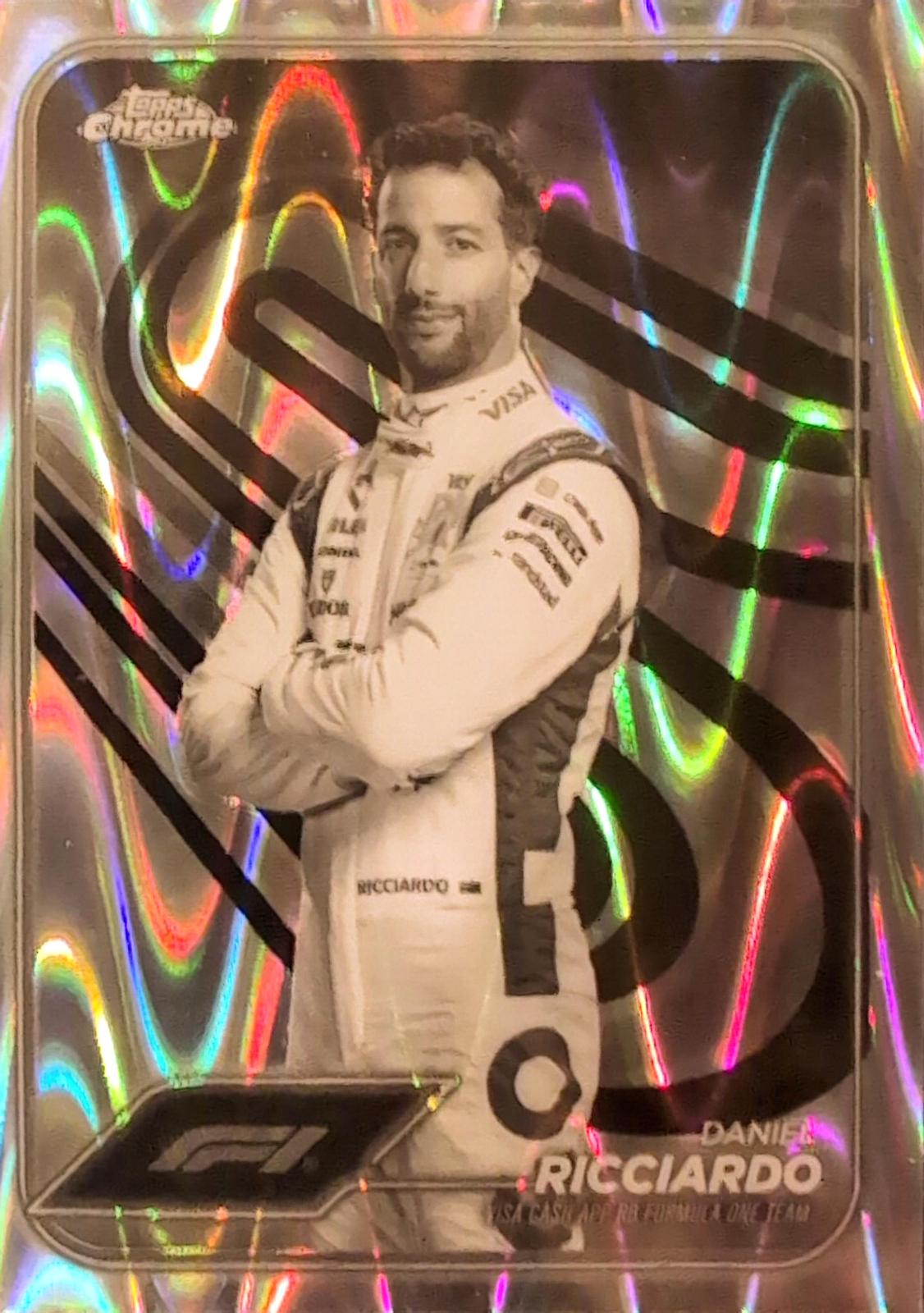 Daniel Ricciardo [Black White RayWave Refractor] #18