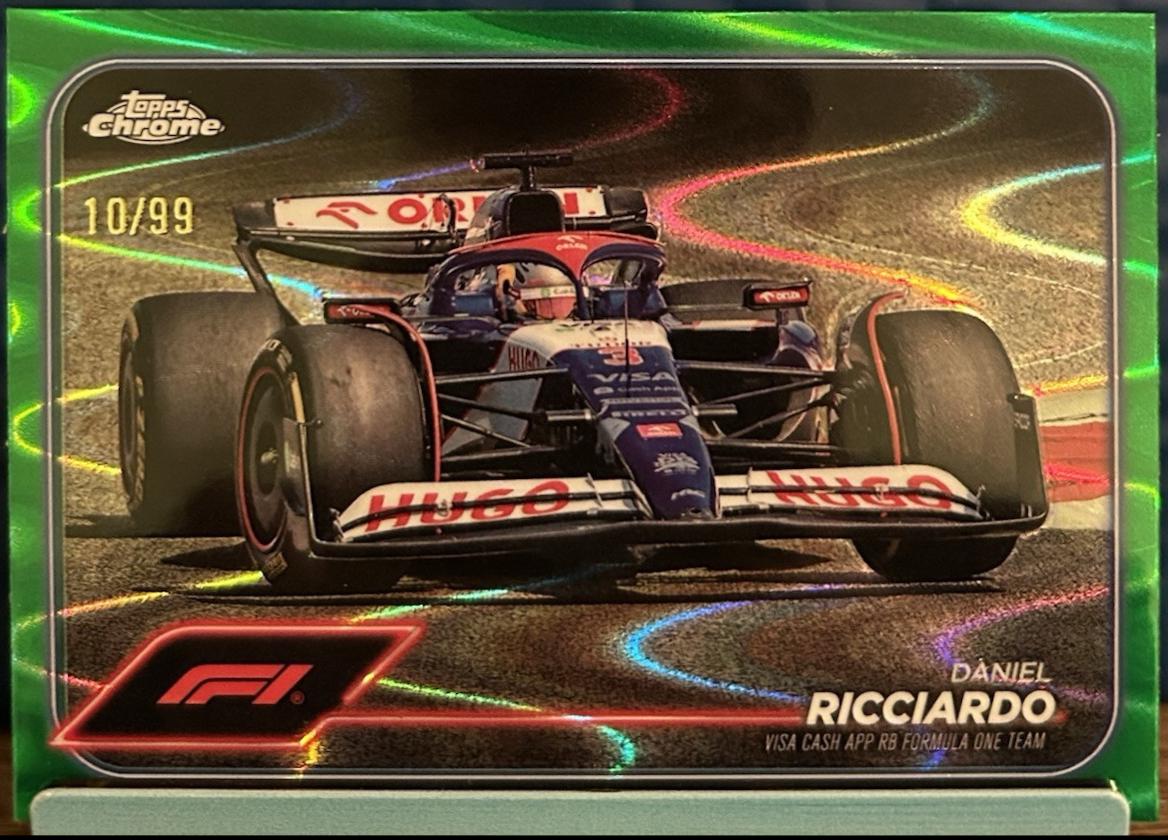 Daniel Ricciardo [Green RayWave Refractor] #90